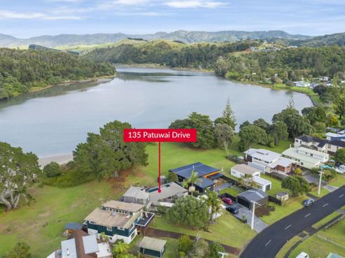 135 Patuwai Drive, Whangamata