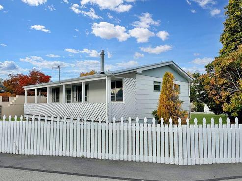 7 Maryburn Road, Twizel