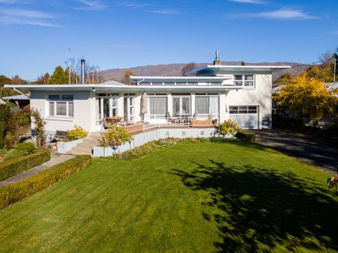 35 Mount Cook Road, Fairlie