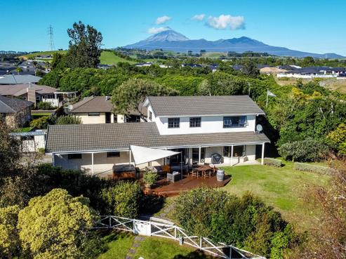 15 Pararewa Drive, Whalers Gate