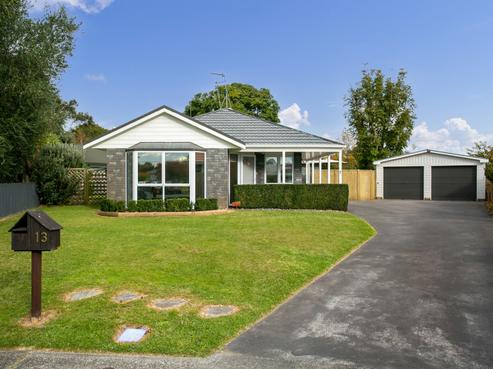 13 Hilliard Place, Leamington