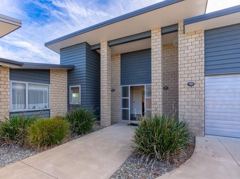 17B Isobel Hodgson Drive, Cambridge