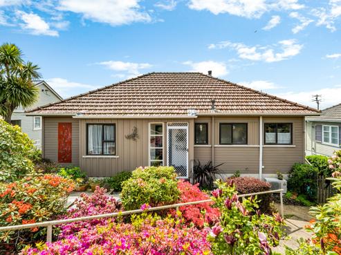 27 Crammond Avenue, Corstorphine