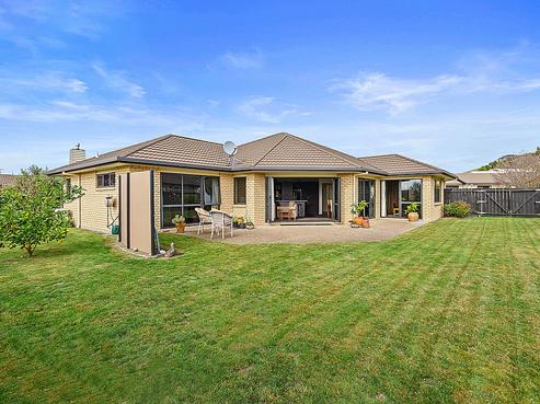 4 Great West Road, Westbrook