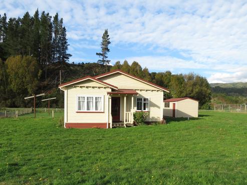 24 Hattie Street, Reefton