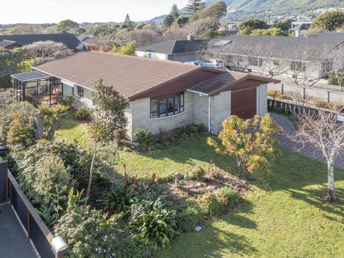 21 Ngaio Road, Waikanae