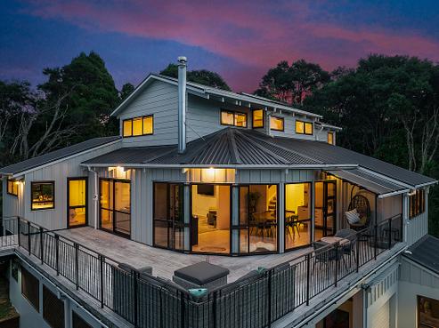760 West Coast Road, Oratia