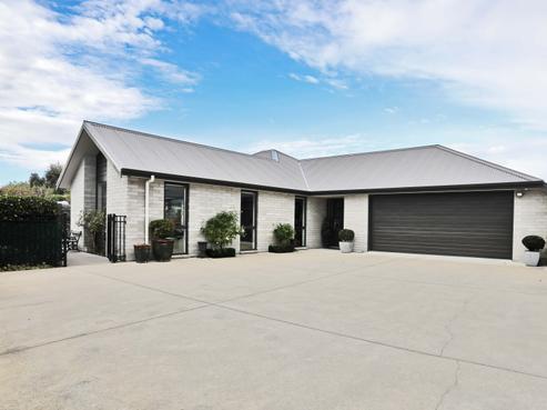 77 Wilton Street, Windsor