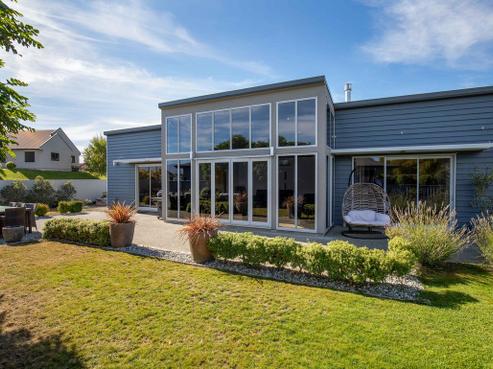 7 Walnut Grove, Alexandra