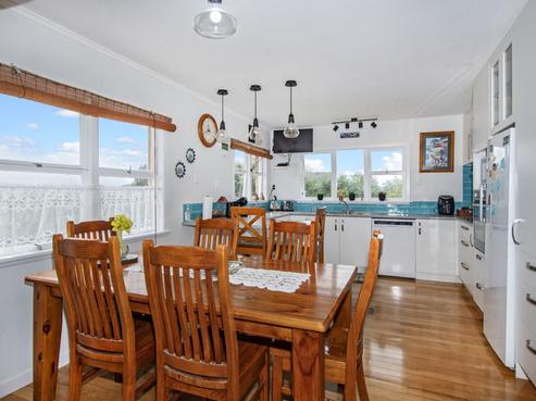 83 Station Road, Kamo