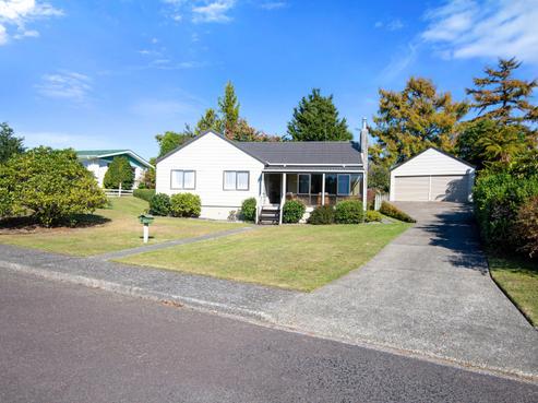 10 Campbell Place, Pukehangi