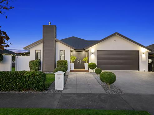 5 Bernadette Street, Aidanfield