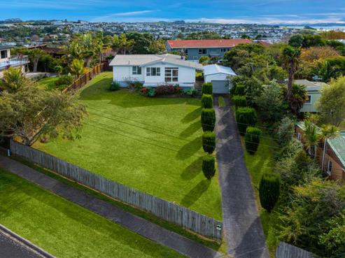 69 Killarney Avenue, Torbay