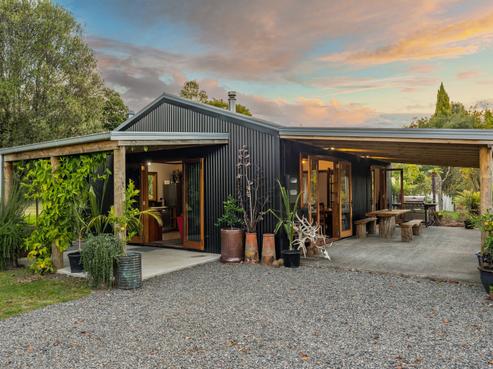 18 Oioi Street, Owhango