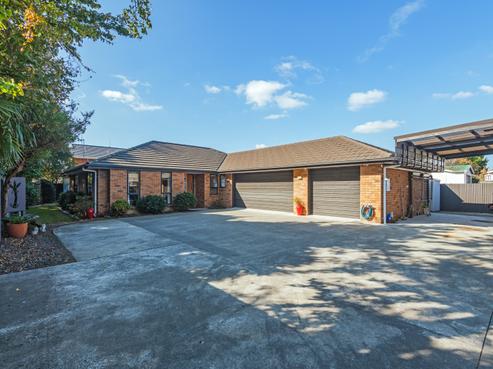 367A Botanical Road, West End