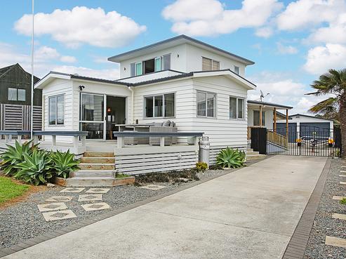 1253 East Coast Road, Whakatiwai