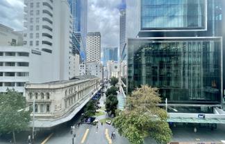 Prime open plan suite on queen