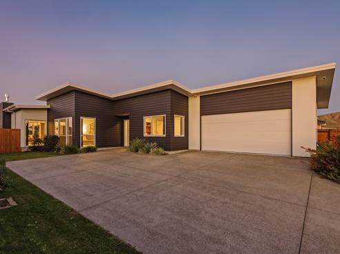 8 Mediterranean Grove, Fitzherbert