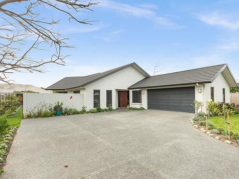 17 Merlot Drive, Greenmeadows