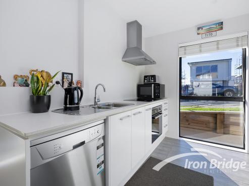 4/10 Silver Moon Road, Albany Heights