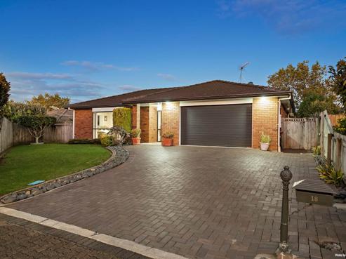 18 Ambleside Drive, Northpark