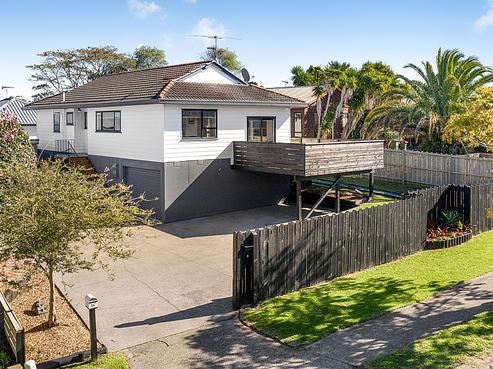 5 Coubray Place, Botany Downs