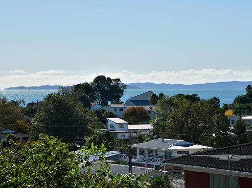 36 Surf Road, Stanmore Bay