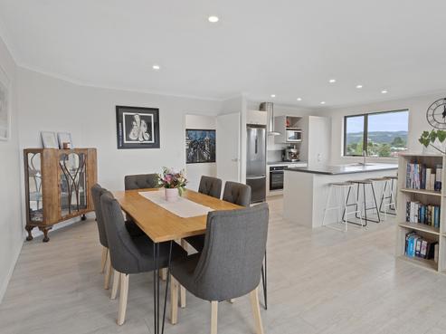 8 Eileen Stephens Place, Tikipunga