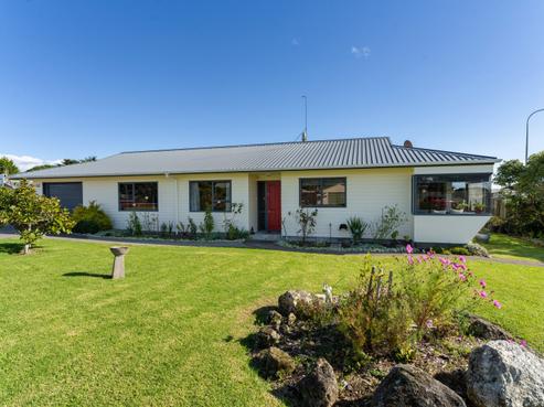 29 Karaka Street, Otaki Beach