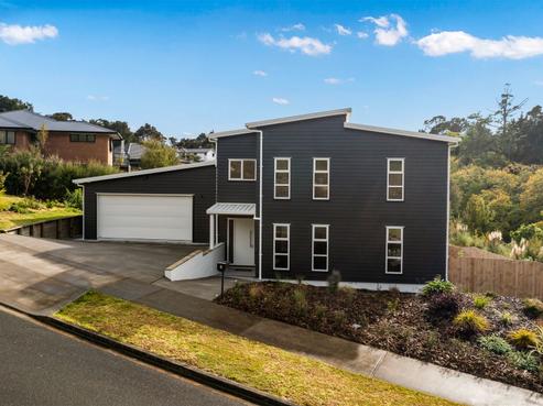 2 Walnut Grove, Kensington