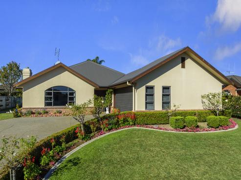 17 Saint James Drive, Huntington