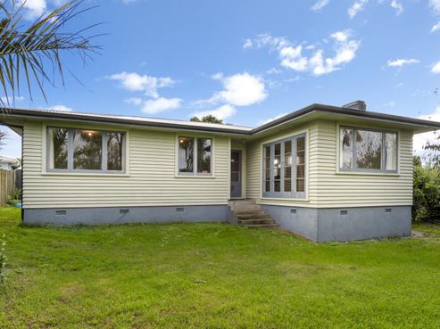 2 Woodford Avenue, Brookfield