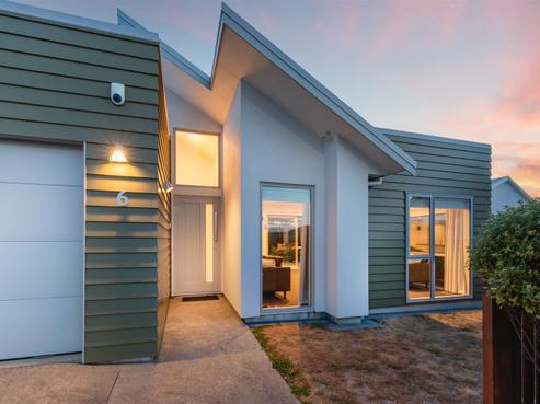 6 Grace Cove, Aotea