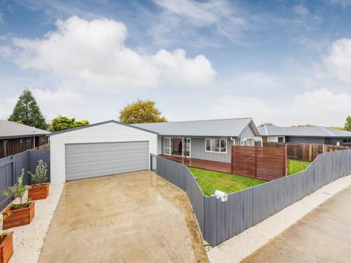 15 Wescombe Grove, Feilding