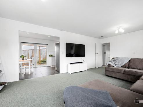 21 Gainsborough Grove, Belmont