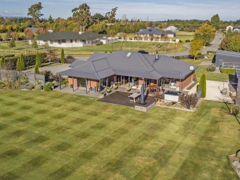70 Stott Drive, Darfield