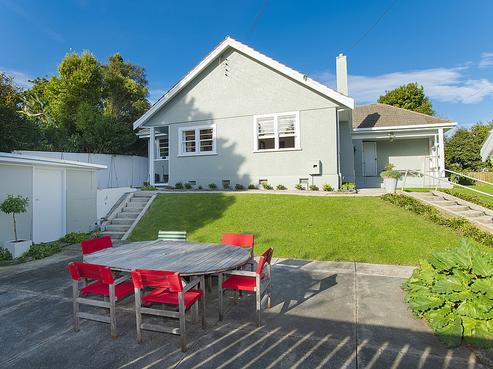 64 Iranui Road, Inner Kaiti