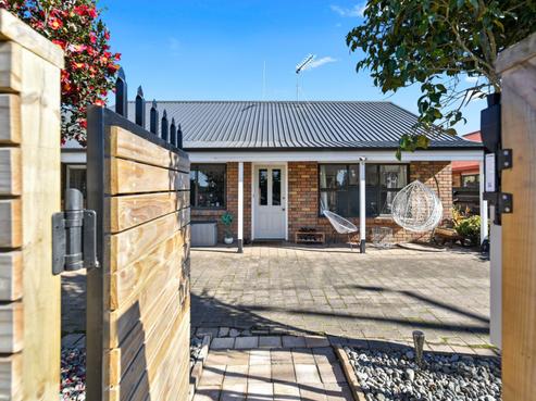 247 Dey Street, Hamilton East
