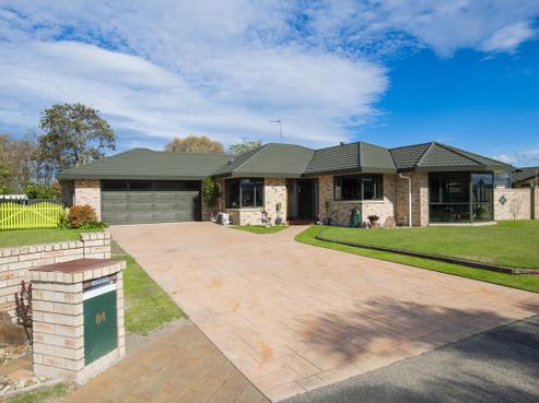 84 Potae Avenue, Lytton West