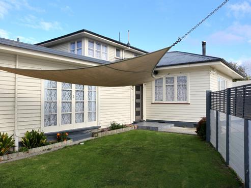 212 Park Road South, Akina