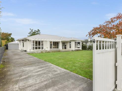 313 Frimley Avenue, Frimley