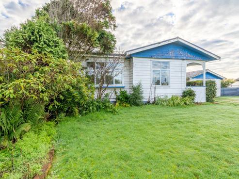102 Moulson Street, Strathern