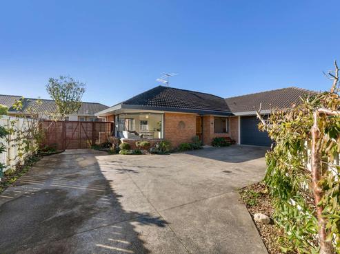 2/172 Queen Street, Waiuku