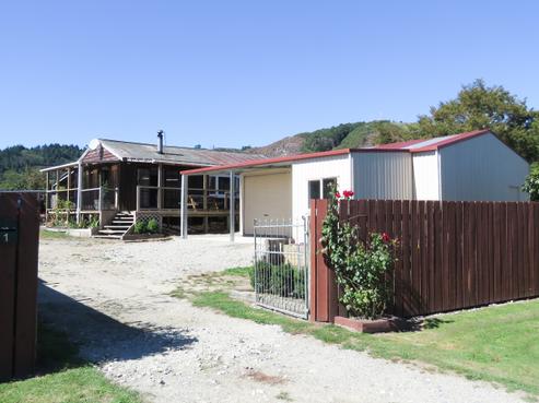 1 Racecourse Road, Reefton
