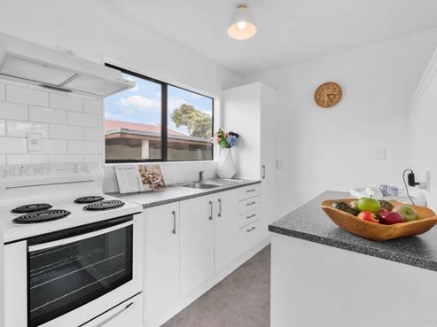 2/27 Templeton Place, Clendon Park