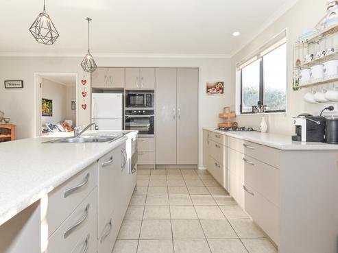 805 Queen Street East, Parkvale