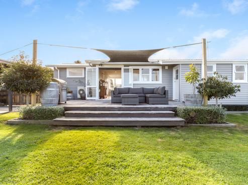 601 Willow Place, Akina