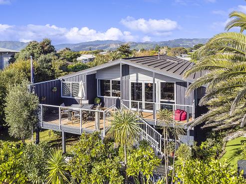 112 Manly Street, Paraparaumu Beach