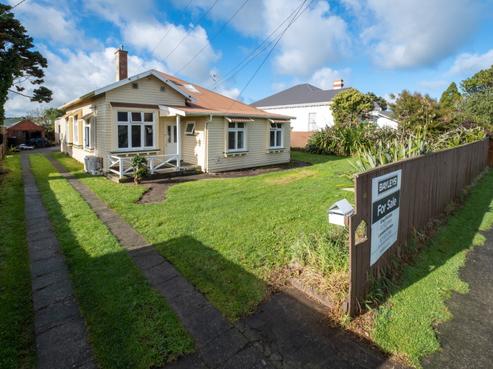 60 Collins Street, Hawera
