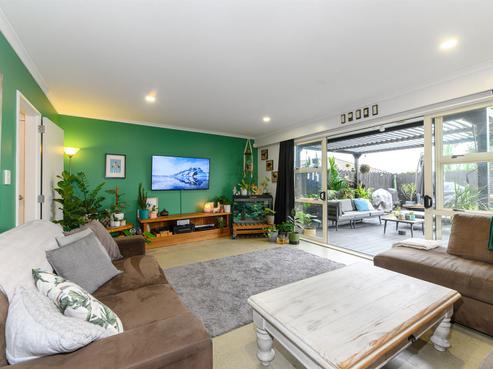 16 Lime Crescent, Papakura